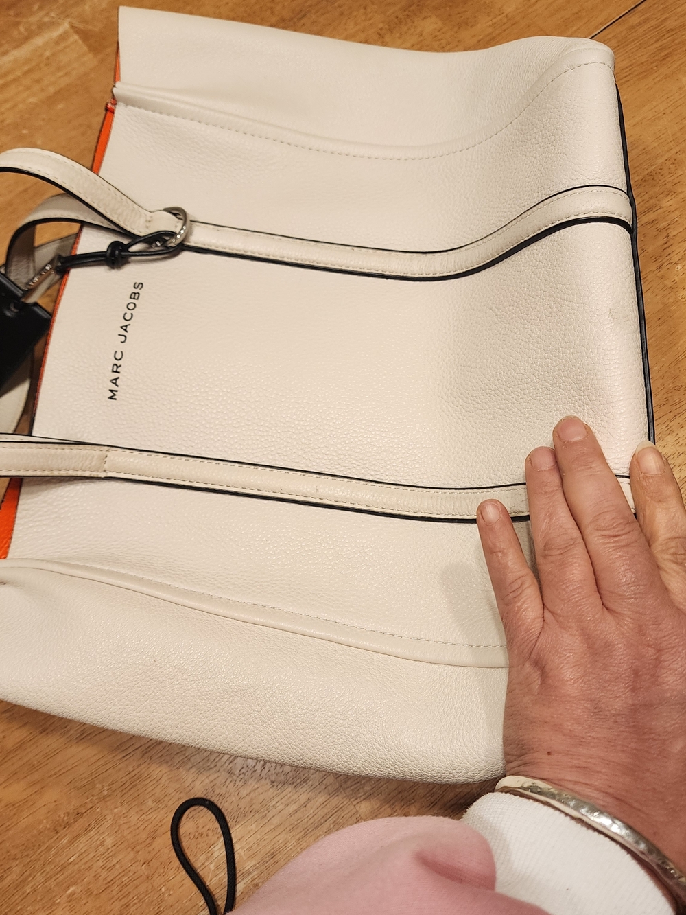 Marc Jacobs The Tag Tote In White Pebbled Leather - Picture 14 of 16